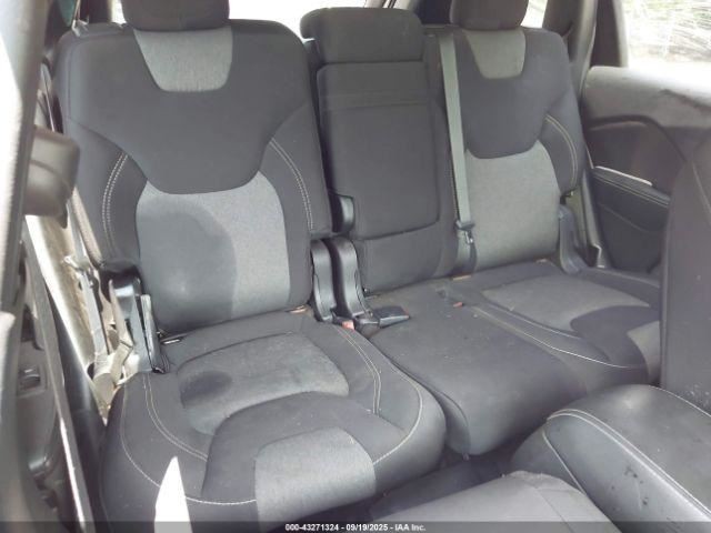 CHEROKEE 2014 Glove Box 4904867