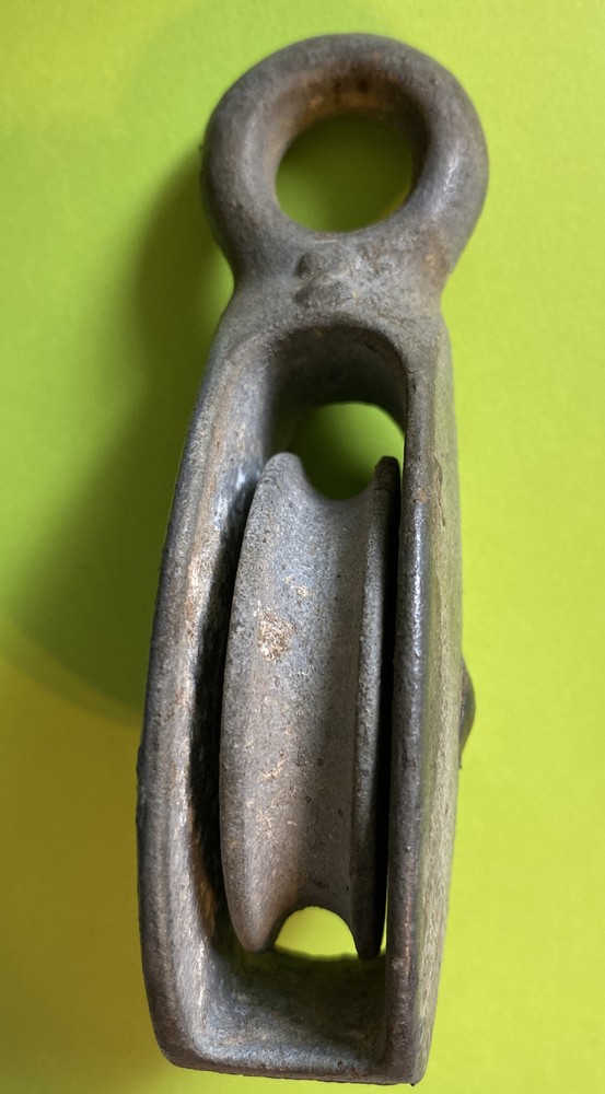 *PRE-OWNED* CAST IRON PULLEY-FREE SHIPPING*