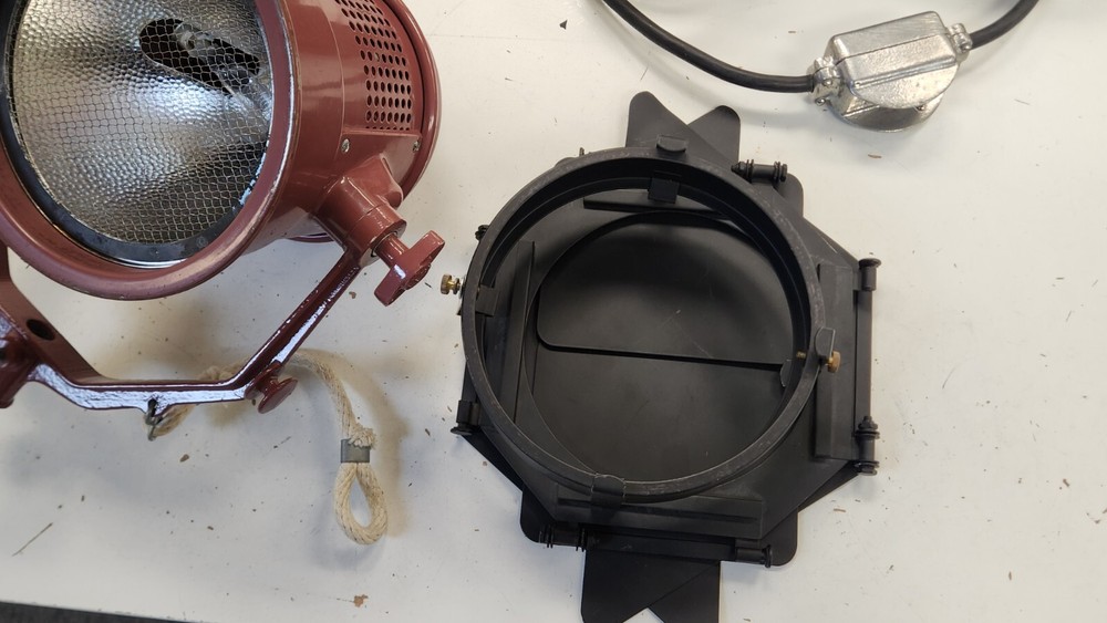 Mole-Richardson No.4081 1000W Molequartz Mickey Mole Stage Flood Light