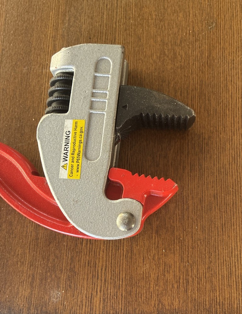 MCC 450 Corner Pipe Wrench CW-450