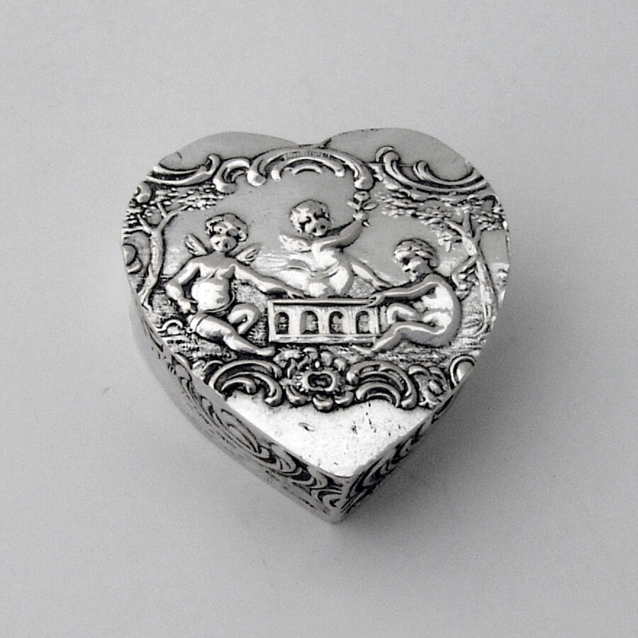 Cherub Heart Pill Box German 800 Silver Gilt Interior