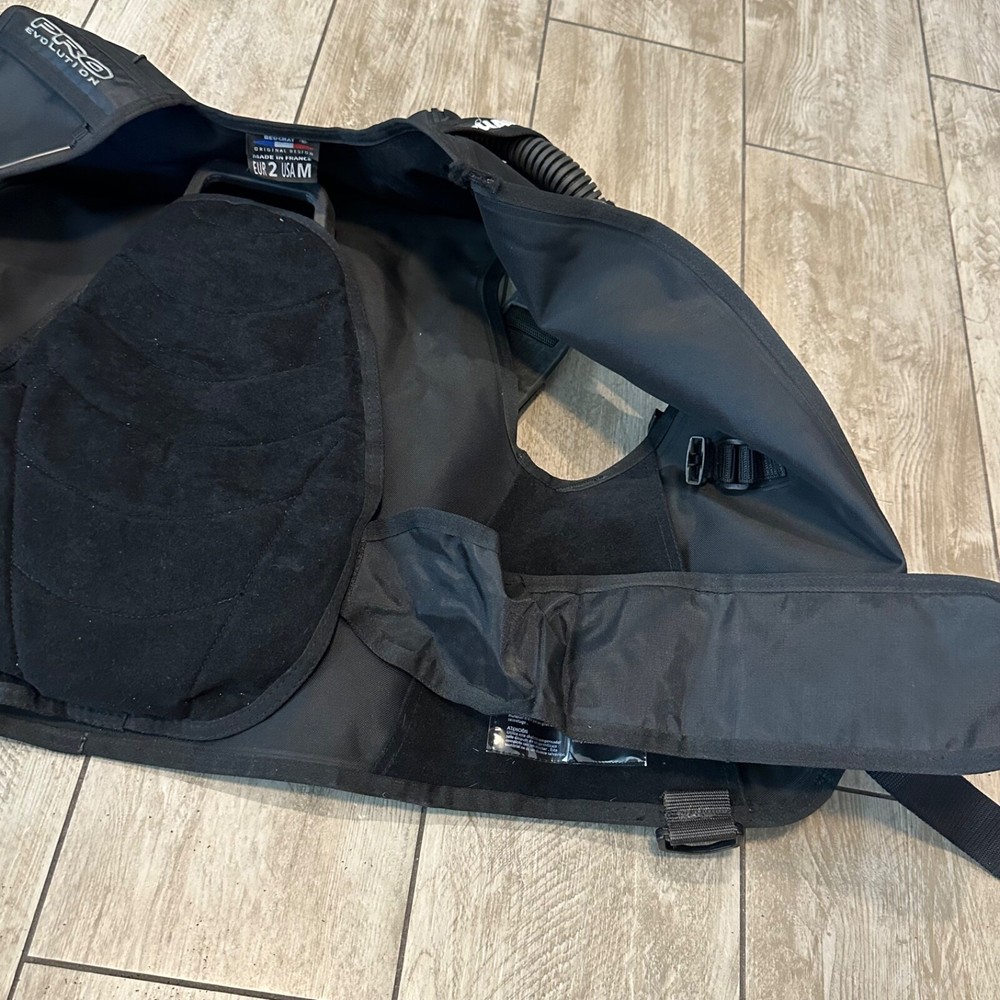 Beuchat Master Lift Equalizer Size M Buoyancy Compensator CLEAN!