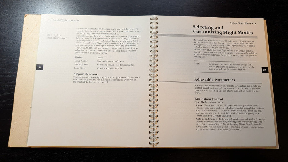 1984 Microsoft Flight Simulator - Information Manuel & Flight Handbook for IBM