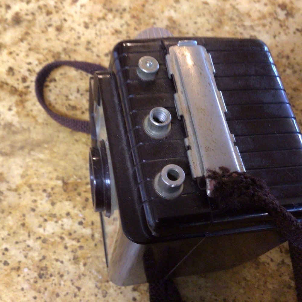 VINTAGE KODAK BROWNIE HOLIDAY FLASH CAMERA 1950'S NONTESTED