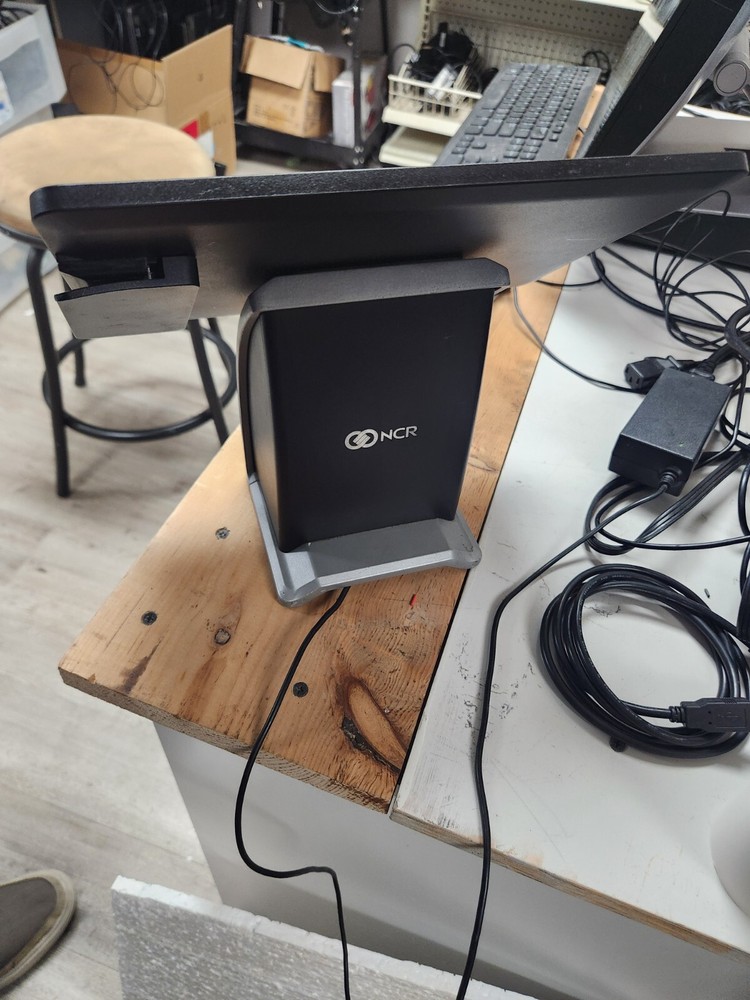 NCR 7744-1012-8801 Android Tablet Touch POS / Built-In Printer, Card Reader