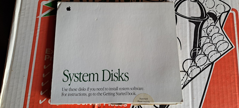 Apple Macintosh System Software 7.0 – Complete Floppy Disk Set 1991