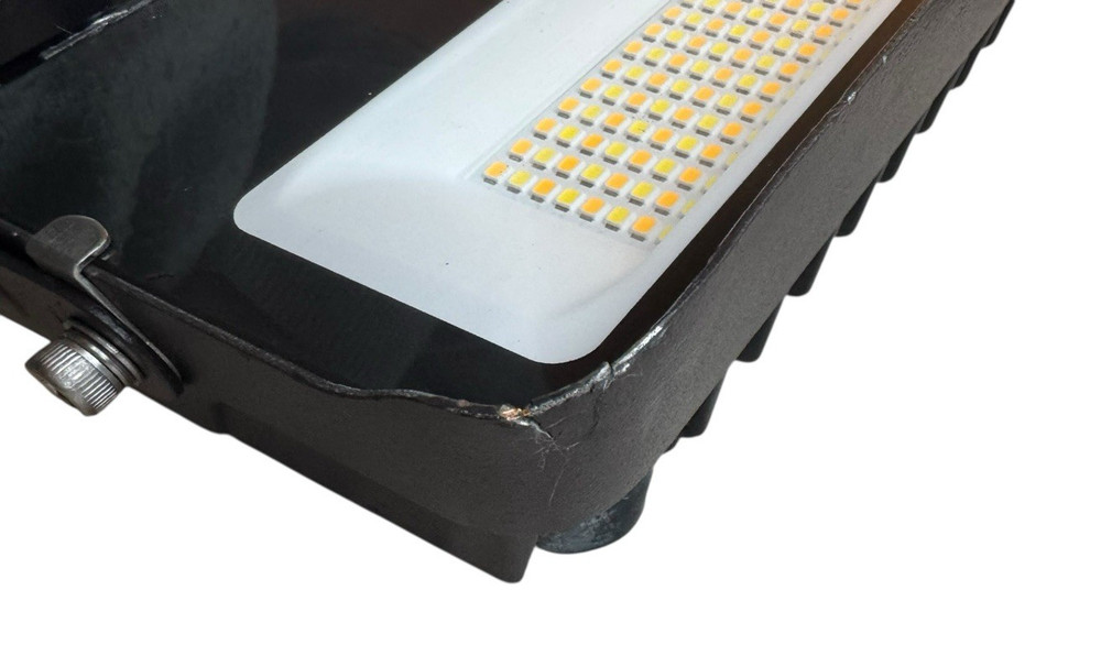 EiKGO LED Flood Light Model FL1/30W/7FCCT/UD/Y/PC