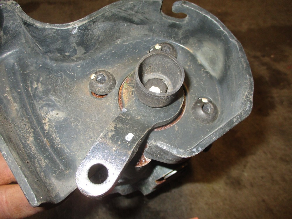NOS Rear Brake Caliper for HMMWV, Missing E-Brake Spring