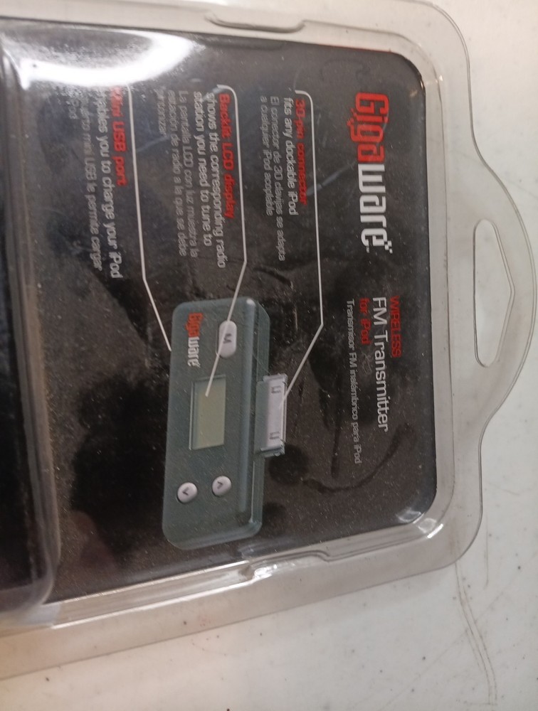 Gigaware Wireless FM Transmitter FOR IPOD. 12-634