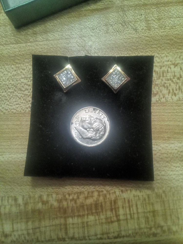 Gold & Diamond Earrings...