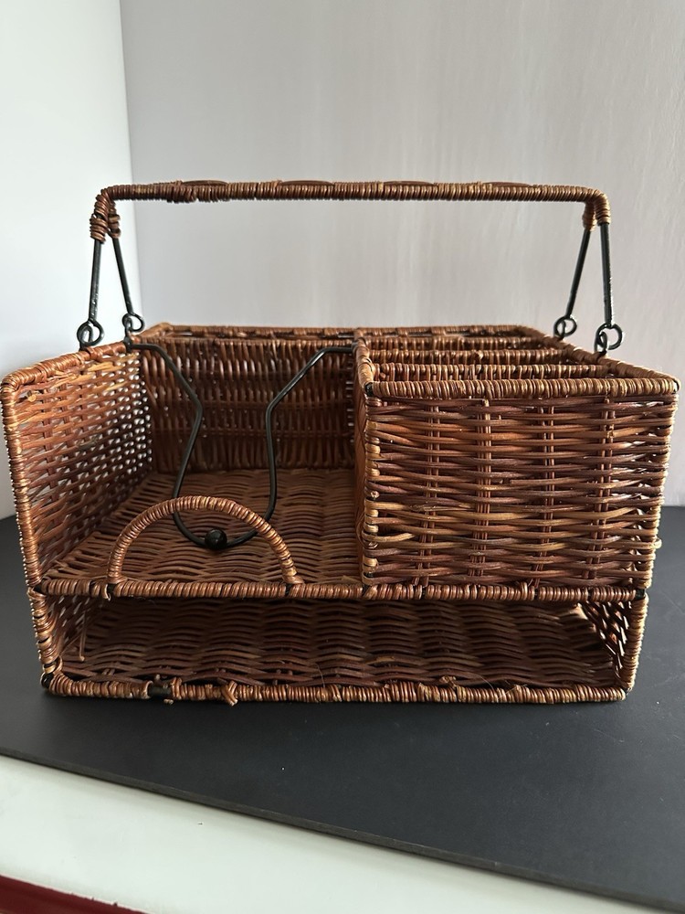 Wicker Basket Caddy / Organizer For Picnic Or Tabletop. READ DESCRIPTION ⬇️
