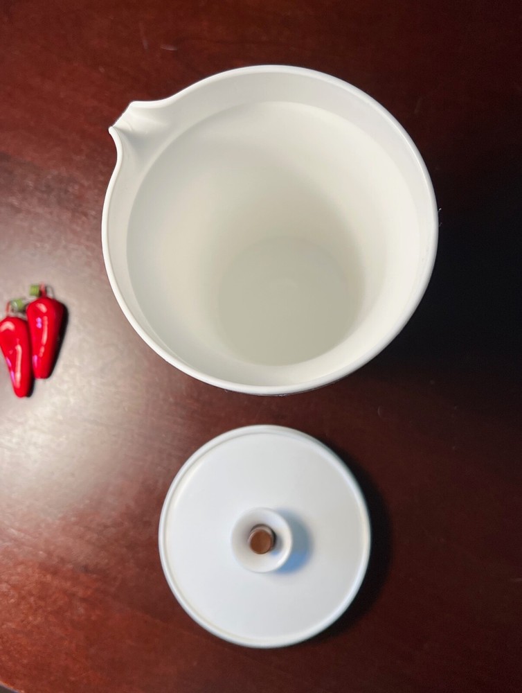 Tupperware Creamer Push-N-Seal ~ White with Lid & Brown Push Button ~ #1209