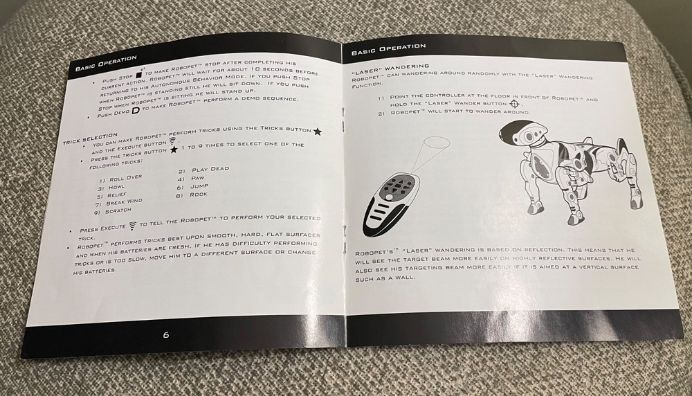 WowWee Robopet 2005 Full Function Interactive Control Dog with Remote - Tested