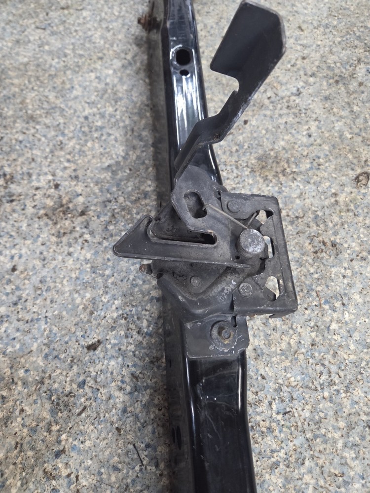 2005 Ford F250 UPPER core Support