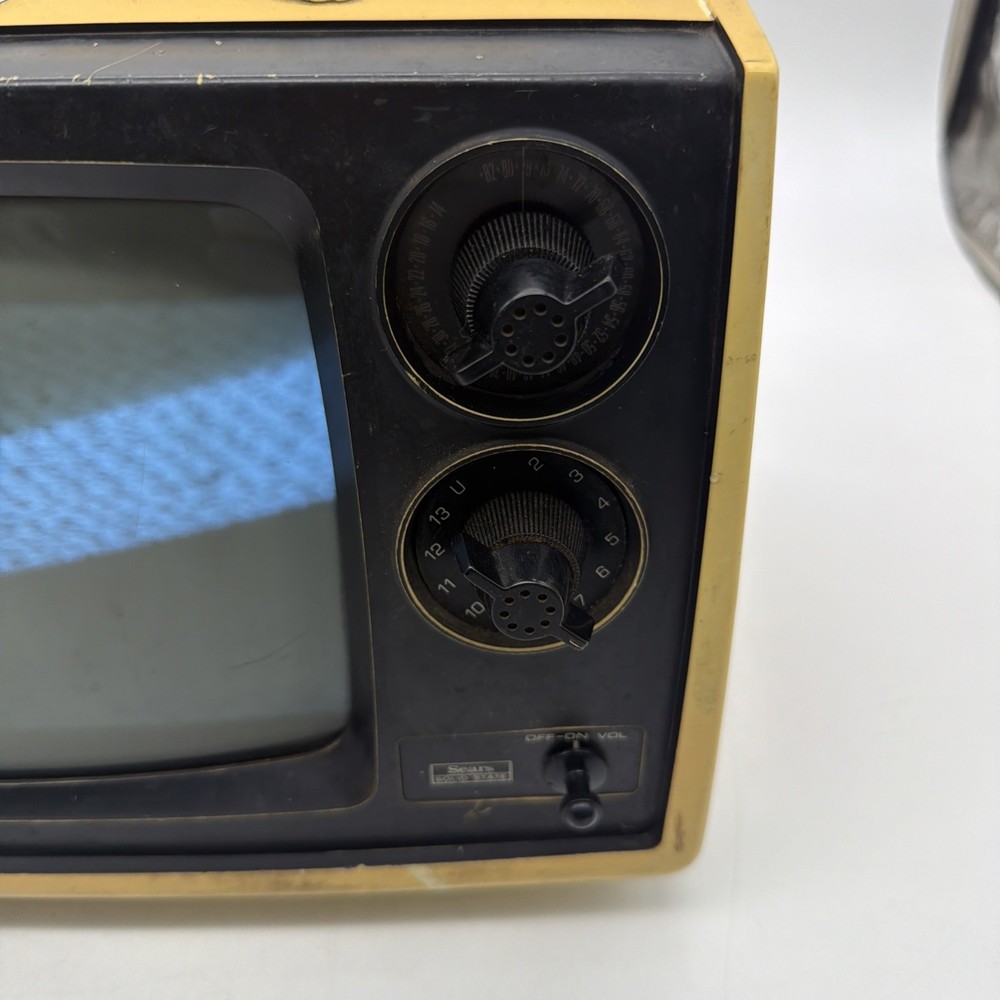 Vintage 1978 Sears Solid State TV 564.50040512