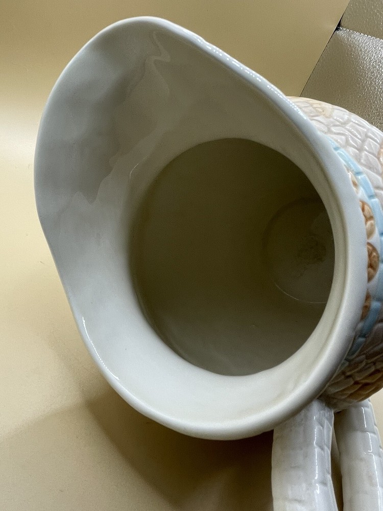 1998 Cracker Barrel Ceramic Glaze Seashell Pitcher~ Great Condition