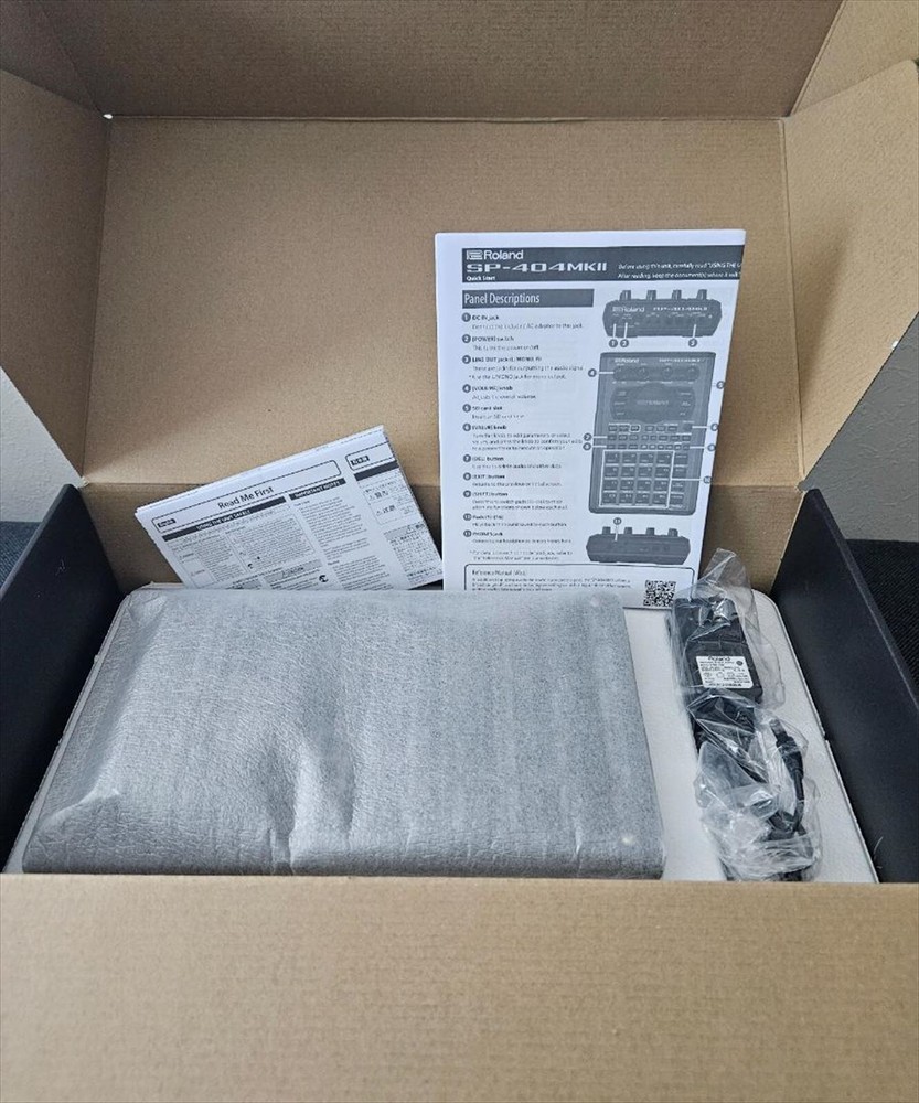 Roland SP-404MKII Creative Liner Wave Sampler & Effector Beatmaking Machine NEW