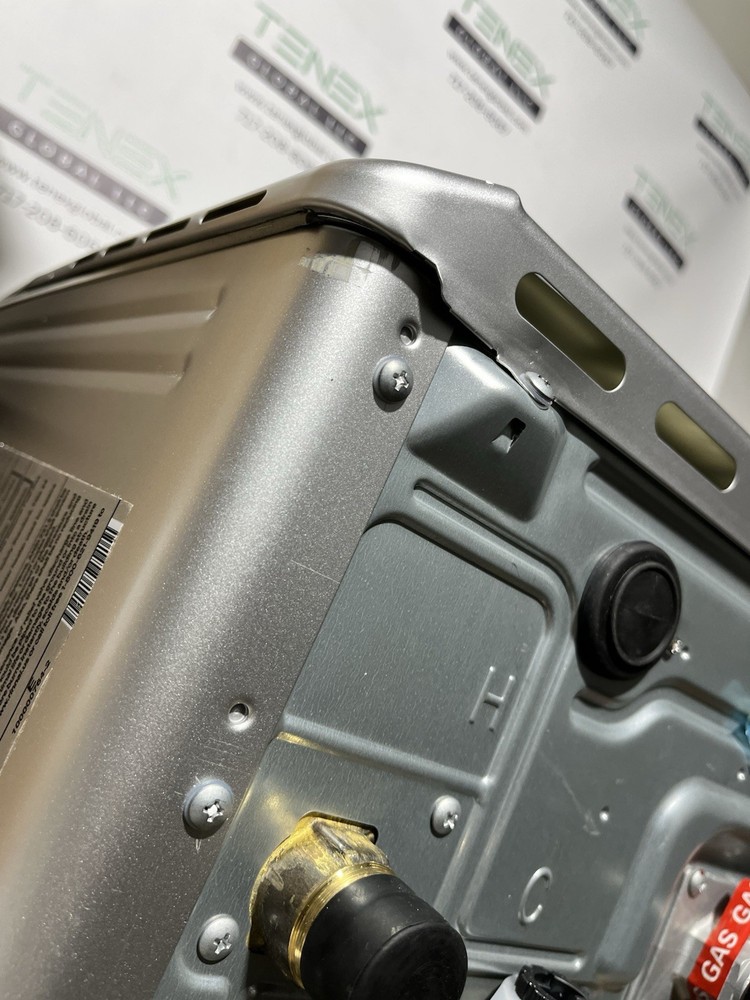 Rinnai RE199eN Outdoor Tankless Water Heater 199k BTU Natural Gas (B-13 #1589)