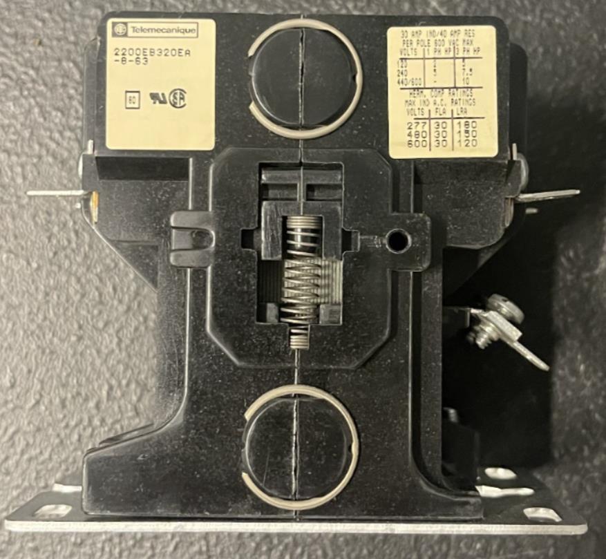 Telemecanique 2200EB320EA-8-63 2-Pole 600 VAC Contactor