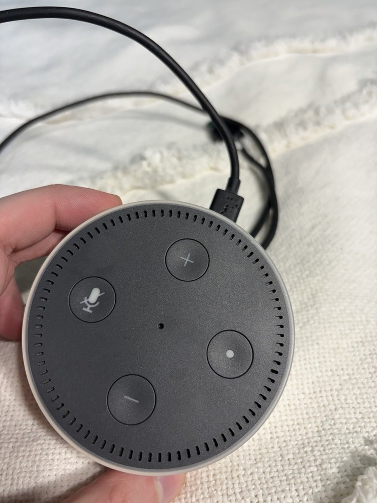 Amazon Echo Dot (2nd Generation) Smart Assistant - White with Power Cord