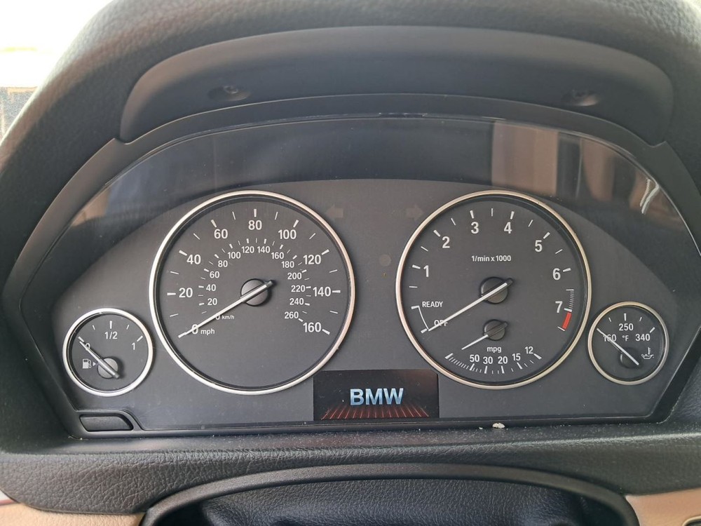 320I 2014 Glove Box 4816732