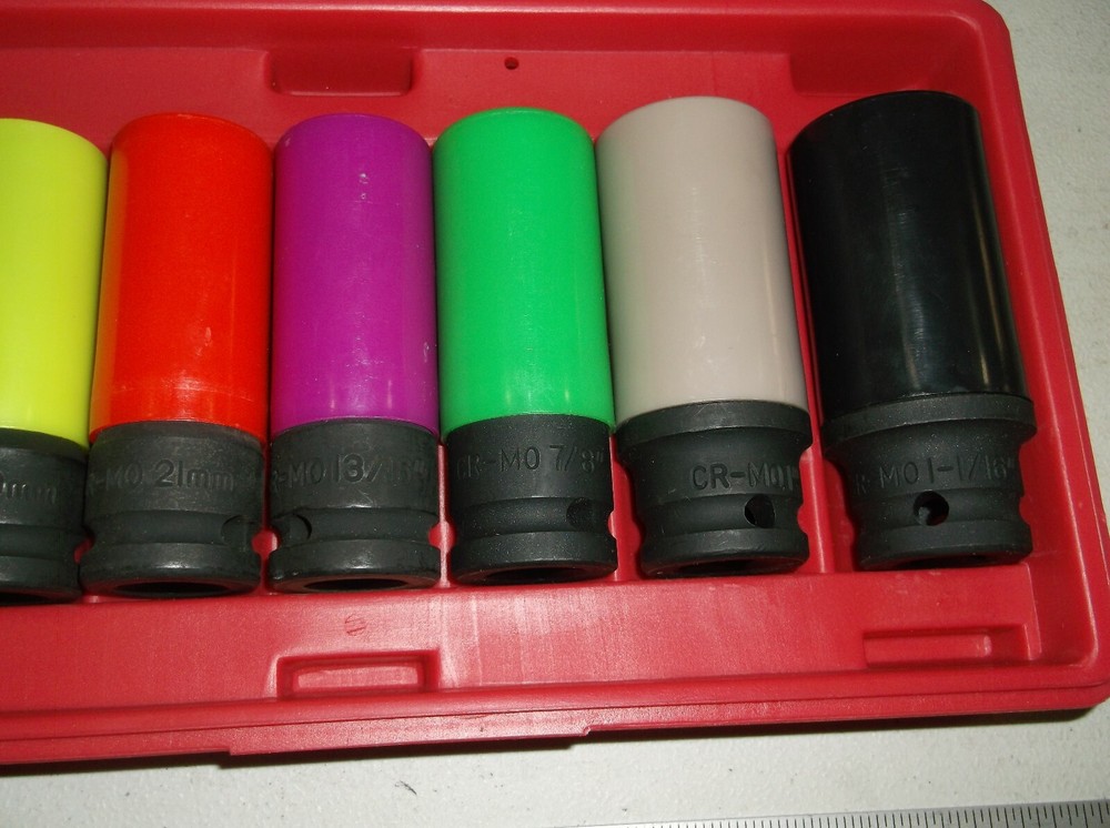 7 pc. Lugnut Service Set with Chrome Protecting Plastic Sleeves