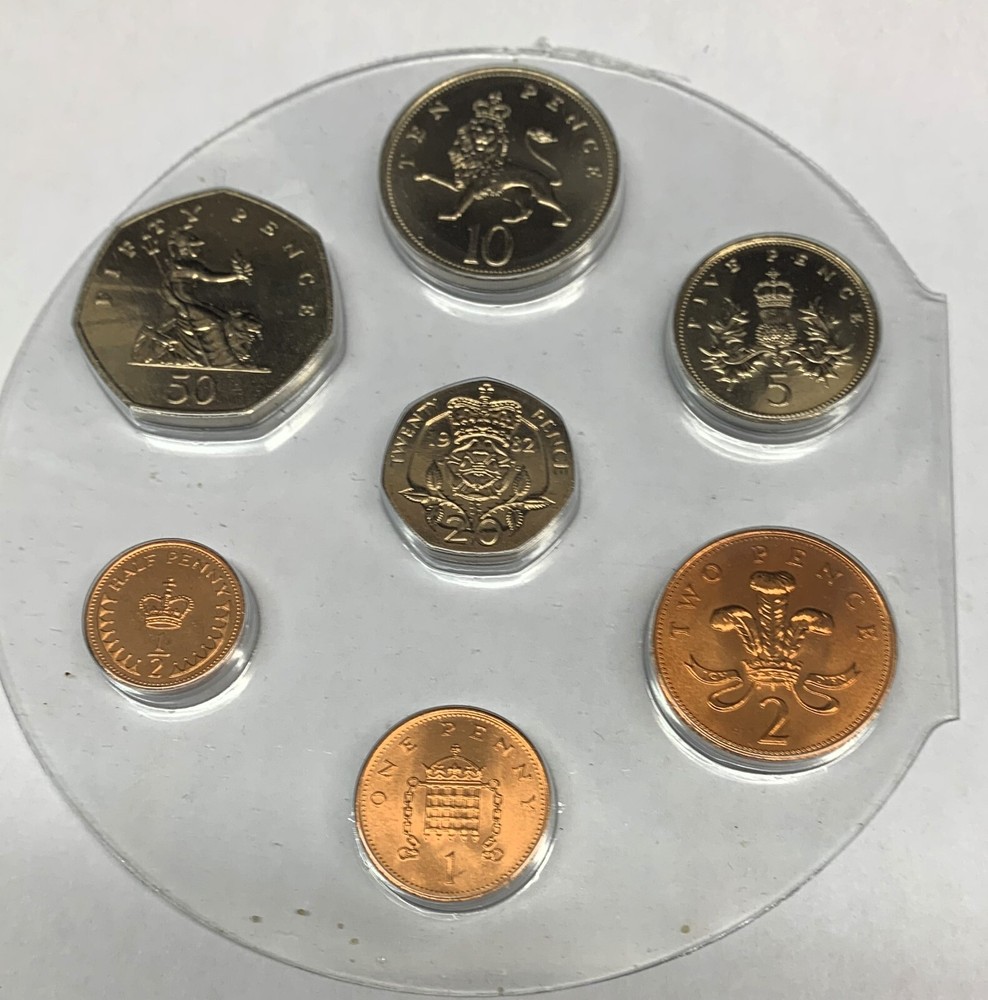 # E356 GREAT BRITAIN COIN SET , 1982 UNC.