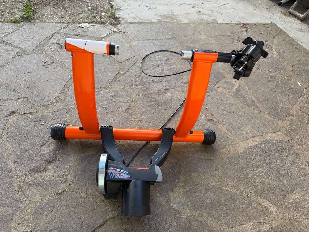 ELITE CHRONO MAG CLASSIC INDOOR TRAINING ROLLER training