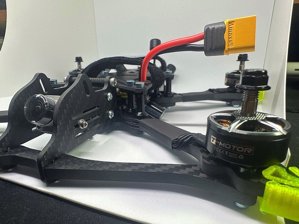 BRAND NEW FPV RACING DRONE BUNDLE. COMPLETE SET WITH DJI REMOTE CONTROL & MORE