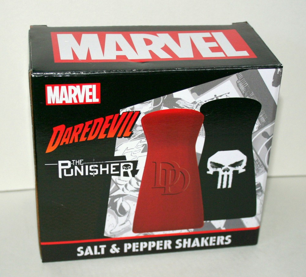 Marvel Comics Daredevil & Punisher Ceramic Salt Pepper Shakers Set New MIP 2016