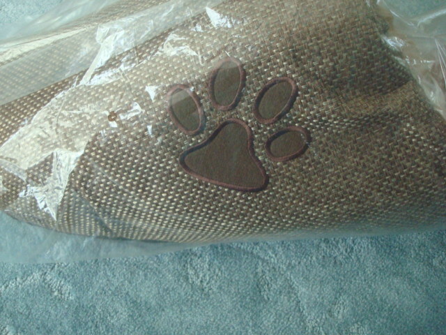 GRAY SLIPPER DOG/CAT BED