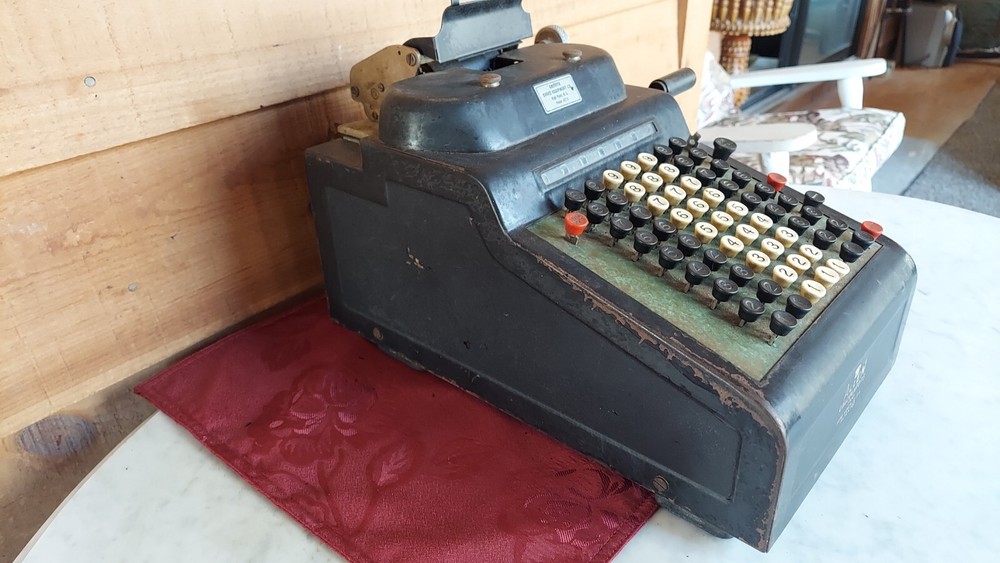 VINTAGE ALLEN CALCULATOR, ADDING MACHINE, UNTESTED MAN CAVE