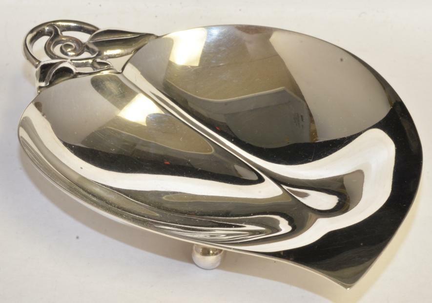 Tiffany & Co. Makers Heart Shape Leaf Nut/Candy Dish #22885 Sterling Silver