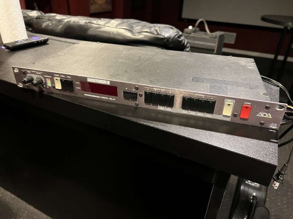 Vintage ADA Digitizer 4 Programmable Digital Delay (80s Rack Gear)