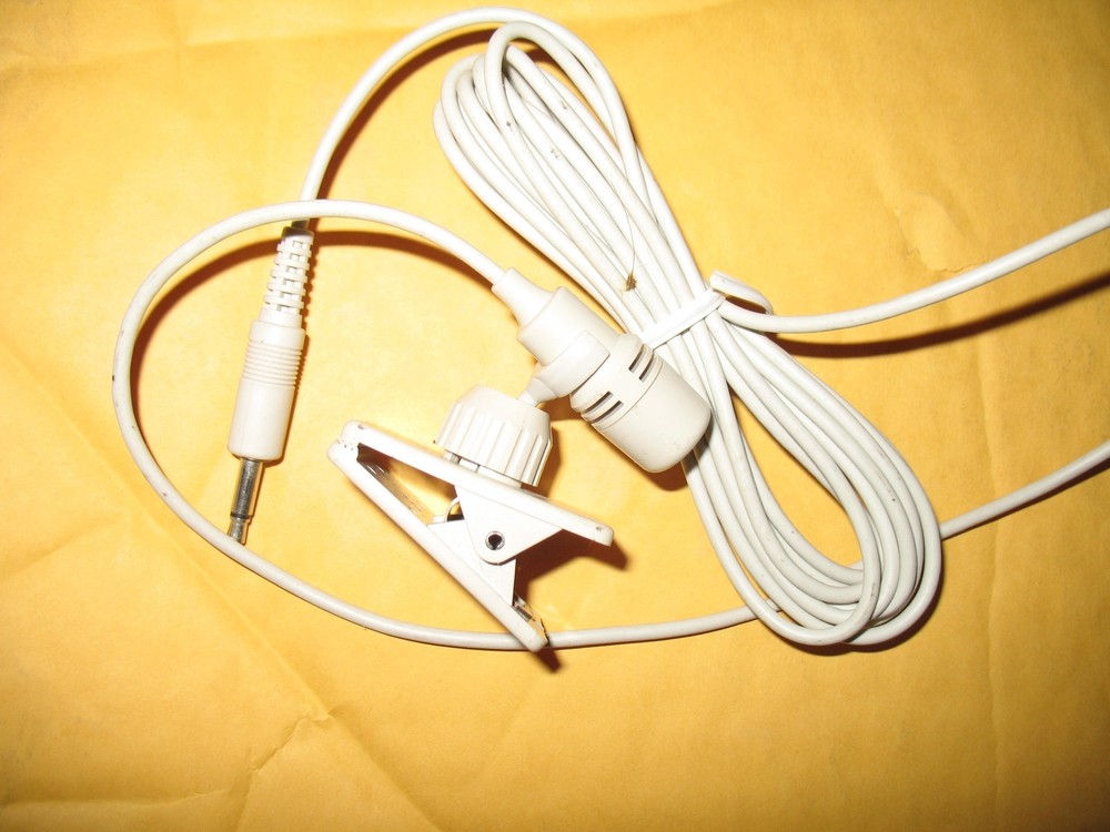 Vintage  Off White Long Corded Computer PC Desktop Microphone WORKS