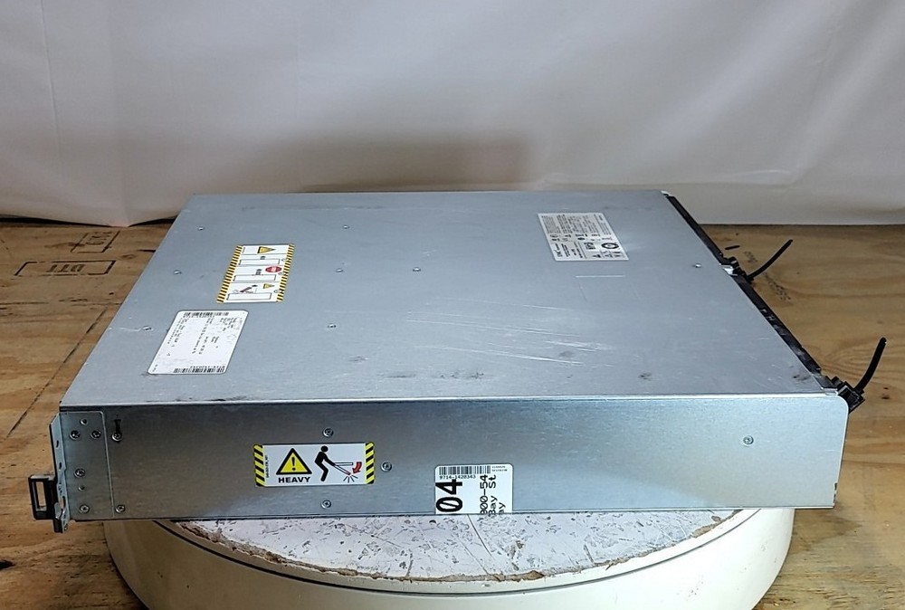 EMC EPE 900-541-006 12-Bay Storage Array SEE NOTES