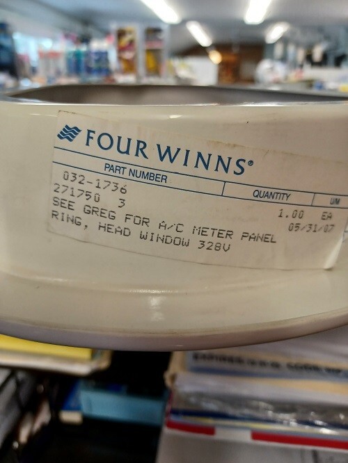 032-1736 FOURWINNS HEAD WINDOW RING