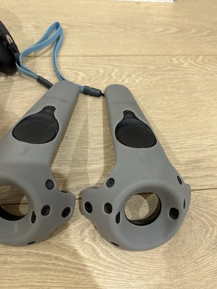 HTC Vive VR Headset Kit System Virtual Reality Remotes + More