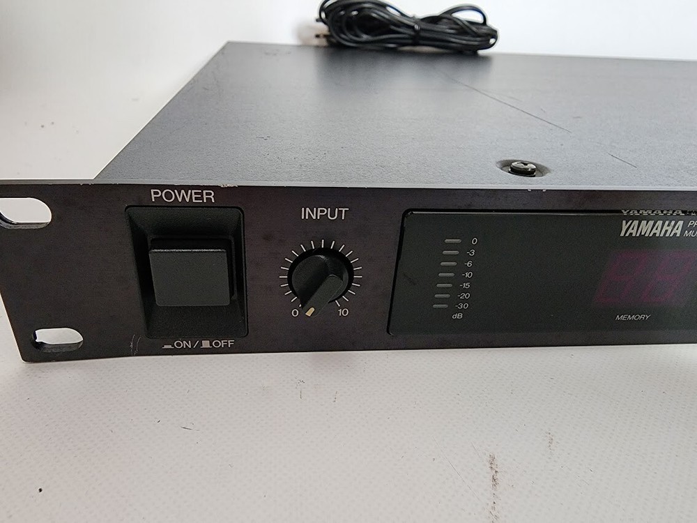 YAMAHA SPX900 Professional Multi-Effects Sound Processor working