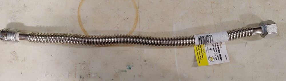 SharkBite Connection 3/4" x 1" Fip 24" Water Softener Flex Hose #960799 (V1BW)