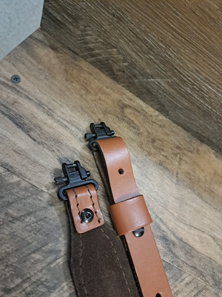 AA&E Leather Cobra Sling With Swivels