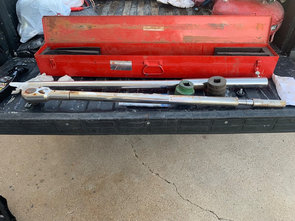 1" torque wrench with breaker bar