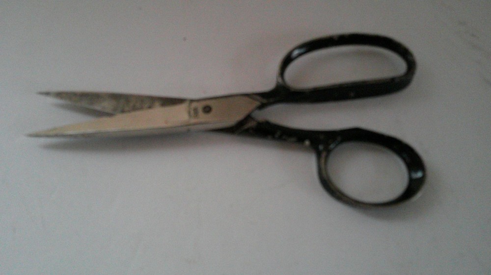 Vintage Compton Reliance 6-1/2" Sewing Shears