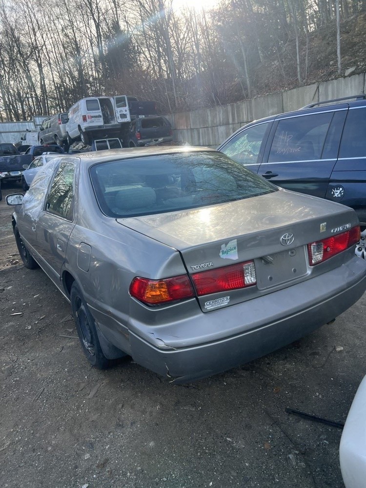 2001 CAMRY Third Brake Light Tested OEM