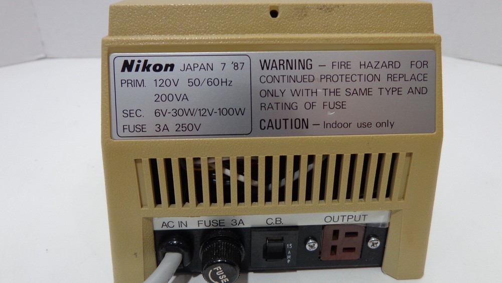 Nikon UN Transformer Variable Voltage Power Supply