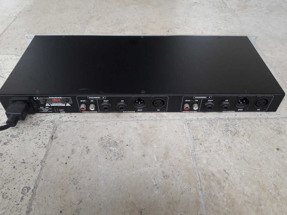PYLE PRO 15 BAND GRAPHIC EQUALIZER PPEQ-215