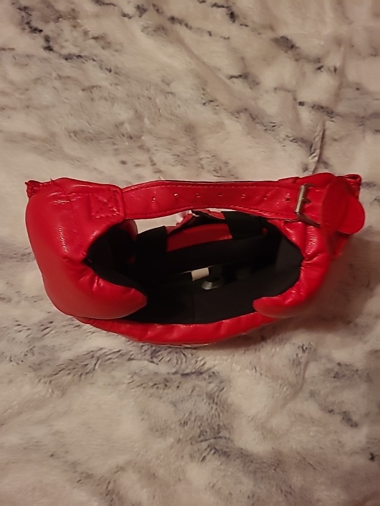 Title Boxing Classic Leather Headgear Size Medium Red
