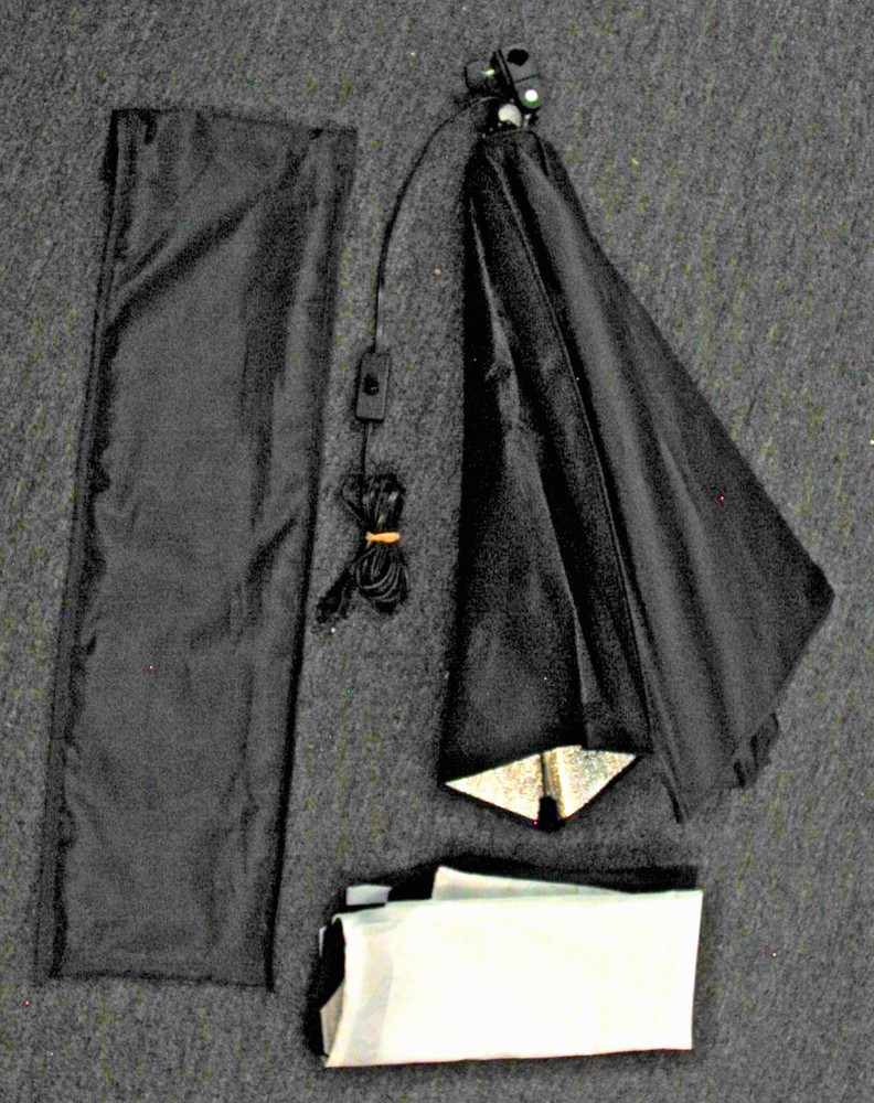 PBL Studio Photo Light 23" x 23" Umbrella/Softbox w/ diffuser & Case, 120 Volt