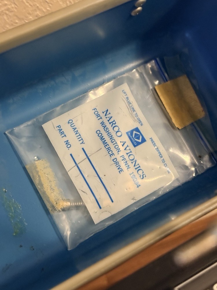 Vintage Narco Tr-1000a Portable Transceiver Communication Device.