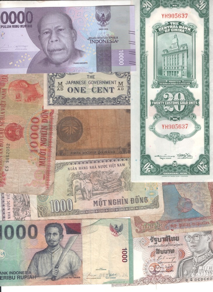 Asia. 100 Banknotes.